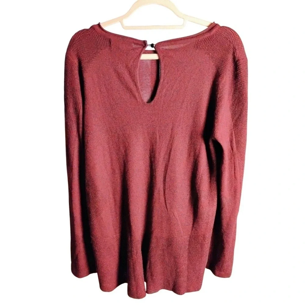 NWT Charlie Paige Burgundy Knit Sweater Women's S/M Long Sleeve Soft Pullover‎